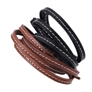 Ensemble de bracelets en cuir PU noir et marron avec surpiqûres blanches contrastées
