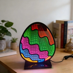 Lampada a specchio infinito a forma di uovo con tunnel LED color arcobaleno
