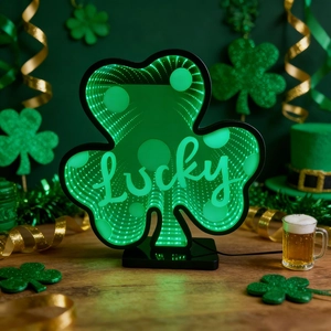 St Patrick's Day Clover LED Night Light Infinity Mirror Lucky Shamrock Green Neon Lamp USB Desk Light For Party Decor
