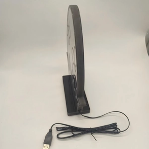 Vue latérale de la lampe tunnel LED noire avec motif floral et câble d'alimentation USB