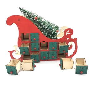 Weihnachts Adventskalender Holzschlitten mit 12 grünen Schubladen und kleinem Tannenbaum