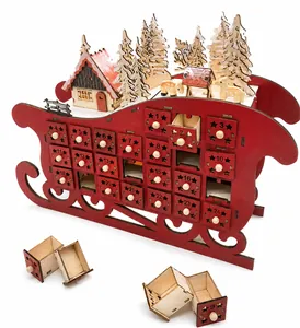 Detailansicht Adventskalender Holzschlitten mit 24 Schubladen und Winterszene