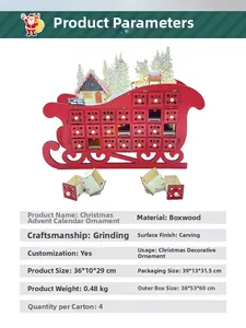 Detail eines roten Holzschlitten-Adventskalenders mit 24 Schubladen für Weihnachtsdeko