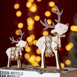 Set decorativo di renne in legno con sciarpe di iuta per decorazioni natalizie DIY