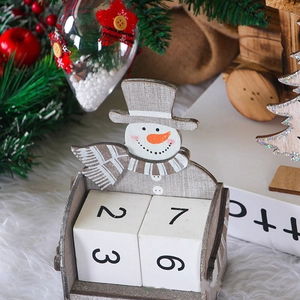 24cm hand-painted wooden snowman calendar for Christmas desktop decoration