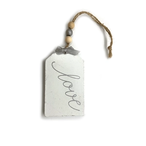 Cartel Love de madera blanca con cuerda de yute, cuentas rústicas y lazo gris decorativo