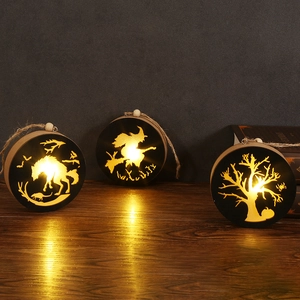 Set di 3 lanterne LED di Halloween in legno con sagome di lupo e strega intagliate