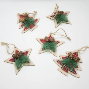 5-piece rustic Christmas ornaments with plaid fabric, pine needles and natural cones
