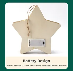 Dettaglio lampada LED a stella in legno con vano batterie, interruttore e corda di iuta