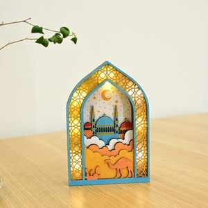 Détail de l'ornement musulman en bois LED avec motif mosquée et croissant de lune