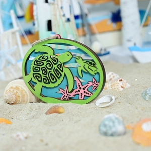 Nautische mehrlagige Holz-Wanddeko mit Schildkröten und Seesternen auf echtem Sand