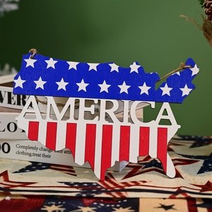 Plaque en bois forme carte USA avec motif drapeau américain et corde de suspension