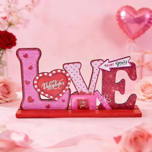 Décoration de table LOVE en bois avec lettres roses et paillettes pour la Saint-Valentin