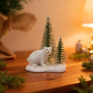 Figurine de Noël ours polaire en résine avec sapins sur socle enneigé pour décoration