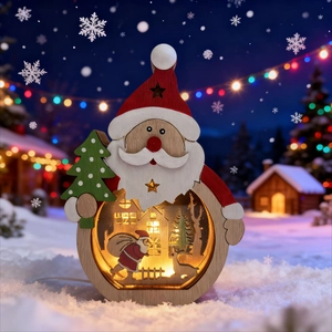 Vue détaillée du Père Noël en bois LED avec scène de cabane d'hiver et clôture gravées