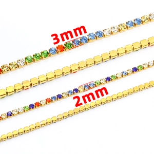 Regenboog roestvrijstalen tennisketting met 2mm en 3mm gekleurde strass en gouden basis