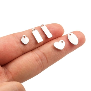 Ciondoli a cuore e forme geometriche in acciaio inossidabile lucido per gioielli DIY
