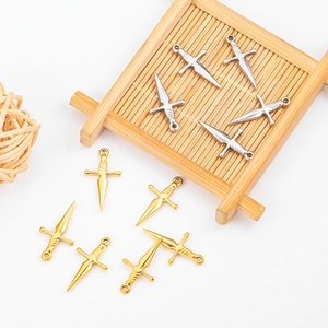 Gepolijste roestvrijstalen zwaardhangers in goud en zilver voor DIY-sieraden maken
