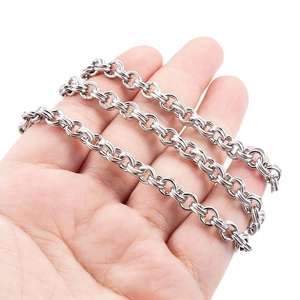 Collar de cadena de doble eslabón de acero inoxidable con acabado pulido plata