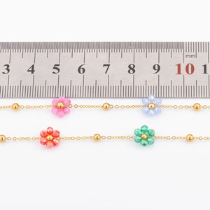 Detailed size measurement of colorful crystal flower charms and golden bead chain