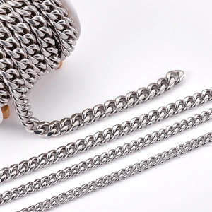 Chaînes gourmettes en acier inoxydable de tailles variées sur bobine pour création de bijoux