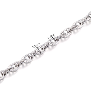 Detail view of 3.7mm stainless steel chain with 0.6mm wire diameter and oval link structure