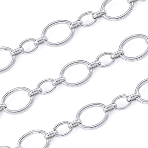 Glossy silver stainless steel O-chain necklace with large oval link design