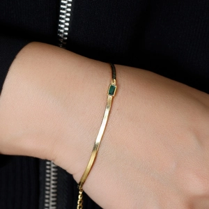 S925 Silber Schlangenkette Armband in Gold mit rechteckigem grünem Zirkonia Stein