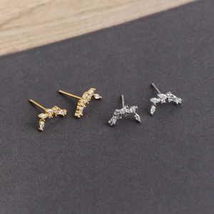 Orecchini a mezzaluna in argento 925 con scintillanti zirconi a forma di marquise