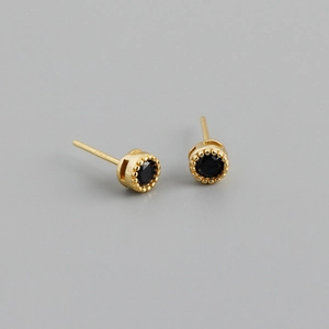 Boucles d'oreilles en argent S925 avec zircon noir rond et finition plaqué or