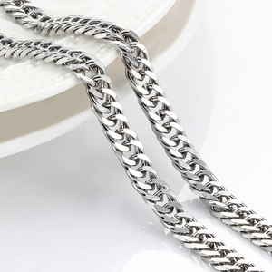 Collier à mailles gourmette en acier inoxydable poli avec finition argent brillant