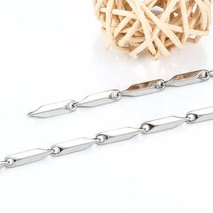 Collana a catena in acciaio inossidabile argento lucido con maglie a forma di diamante