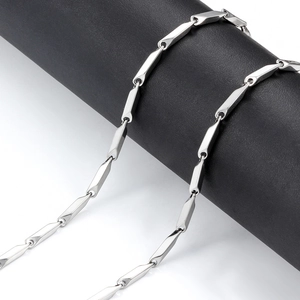 Catena a cilindro in acciaio inossidabile lucido da uomo con maglie effetto specchio