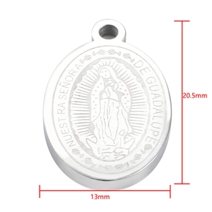 Ciondolo ovale Vergine Maria in acciaio inossidabile lucido da 20,5mm x 13mm