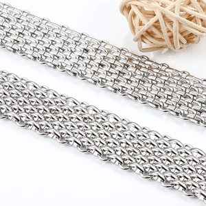 Bracelet large en acier inoxydable poli avec maillons tissés à plusieurs rangées de métal