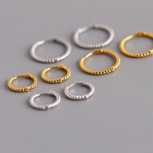 Pendientes de aro trenzados de plata esterlina S925 en colores oro y plata y tres tamaños
