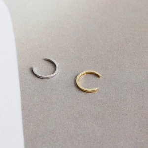 Minimalist S925 sterling silver ear cuffs in gold and silver finish with smooth mirror texture
