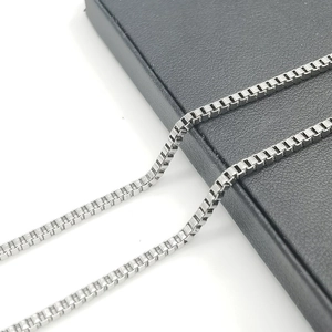 Collana a catena box in acciaio inossidabile argento lucido con design a maglie quadrate
