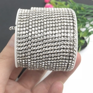 Rol dichte heldere strass steentjes met zilveren zetting voor doe-het-zelf sieraden