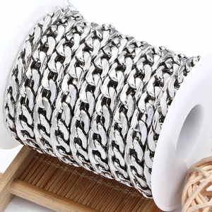 Chaîne à maillons cubains 7,5 mm en acier inoxydable argenté sur bobine pour bijoux DIY