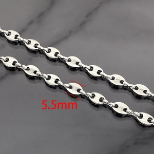 Macro shot of 5.5mm silver stainless steel coffee bean pig nose chain for jewelry DIY
