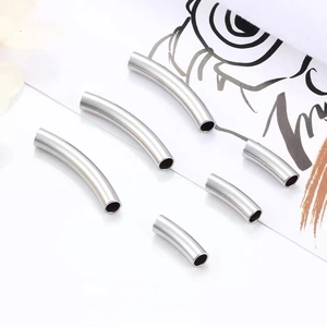 Perles en tube courbé en acier inoxydable poli pour bijoux DIY en six tailles variées