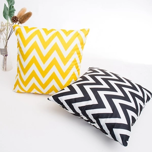 Federe per cuscini con motivo geometrico a onde giallo e nero su sfondo minimalista