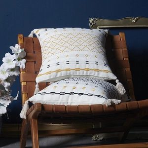 Modern Simple Bohemian Woven Geometric Pattern Pillowcase Cotton Canvas Decorative Cushion Cover With Tassels Home Decor
