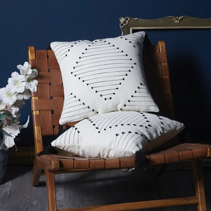 Bohemian jacquard cotton canvas pillowcase with black tassels and geometric diamond pattern