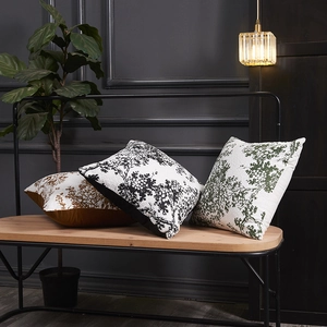 Chenille jacquard kussenhoezen met boompatronen in zwart, goudbruin en bosgroen