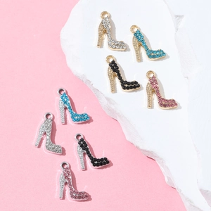 Ciondoli a forma di scarpa con tacco alto in lega d'oro e d'argento con strass per gioielli