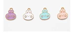 Set mit vier bunten Emaille-Hasenanhängern für DIY-Schmuck und Schlüsselanhänger