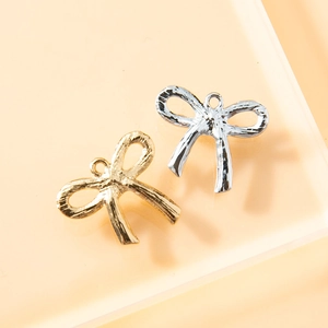 Colgante de lazo con textura de metal cepillado en oro y plata para bisutería DIY