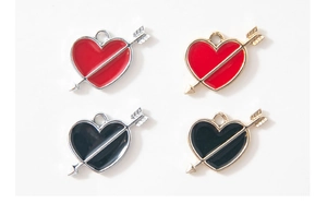 Cupido hart bedeltjes in rood en zwart emaille met goud- en zilverkleurige metalen randen